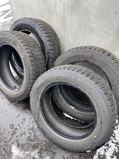 215/60R17 スタッドレスタイヤ　ダンロップ　ウィンターマックス02