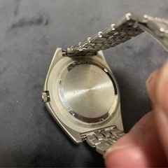 「SWISS MILITARY HANOWA」のクォーツ腕時計です。の画像