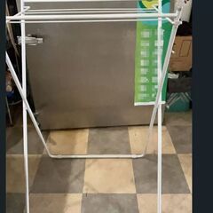 室内物干し　物干し　机+折りたたみイス　セットの画像