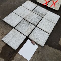 30cm角厚さ3.5cmくらい白、石系タイル10枚の画像