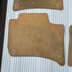 ポルシェ・カイエン用  フロアマットの画像