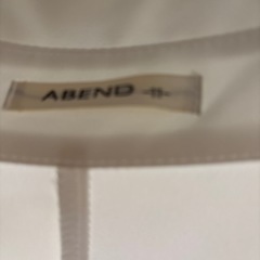 11号未使用に近いフォーマルブラウスとスカートの画像