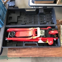 ケース付き油圧ジャッキの画像