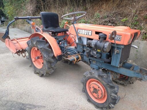 クボタ KUBOTA B5000 小型 乗用 トラクター ブルトラ スキマをうめて大人気？クボタブルトラB5000「撮りトラ」 | 水戸市大場