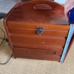 木製小物入れ鏡付きの画像