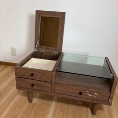 ローテーブル兼ドレッサーの画像