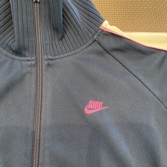 NIKE ジャージ上の画像