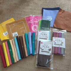 フェルト　多数　小さいものから新品までの画像