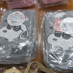 スヌーピー　ニット　携帯用ポシェット　新品未使用　中サイズのトート　1500円　大サイズは2000円ですの画像