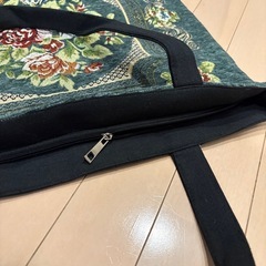 絨毯のような柄のトートバッグ 新品未使用の画像