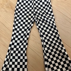 フレアパンツの画像