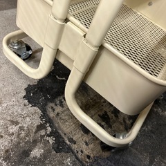 キャスター付き スチールワゴンの画像