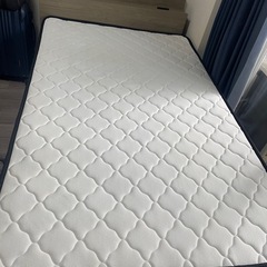 引き出し4杯大容量ベッド 宮付きタイプの画像