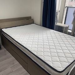 引き出し4杯大容量ベッド 宮付きタイプの画像