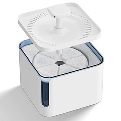 給水器　ペット水飲み器　フィルター付きの画像
