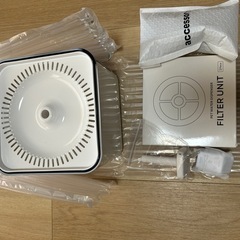 給水器　ペット水飲み器　フィルター付きの画像