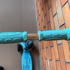 maxi m-cro deluxe マキシマイクロデラックス キックボードの画像