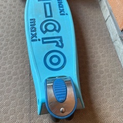 maxi m-cro deluxe マキシマイクロデラックス キックボードの画像