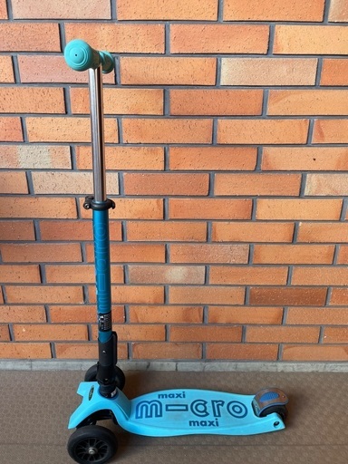maxi m-cro deluxe マキシマイクロデラックス キックボード
