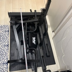 ダンベル、バーベル、トレーニングベンチ、懸垂器具の画像