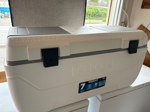 IGLOOクーラーボックス150L