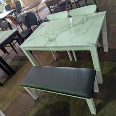 WH/WHの食卓4点セット♪椅子2脚とベンチ付きの画像