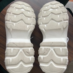 スニーカー厚底
の画像