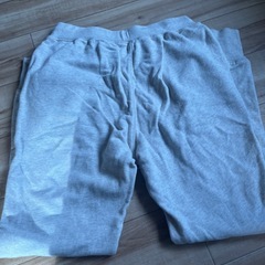 GU✨人気完売✨シルエット綺麗✨スエットパンツ✨の画像