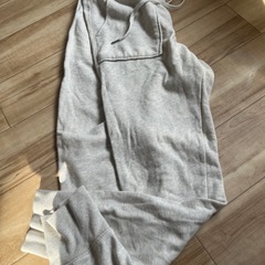 GU✨人気完売✨シルエット綺麗✨スエットパンツ✨の画像