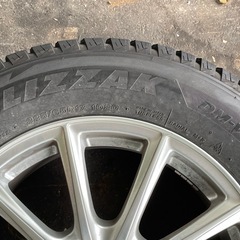 60ハリアースタッドレスタイヤ＋ホイールセットの画像