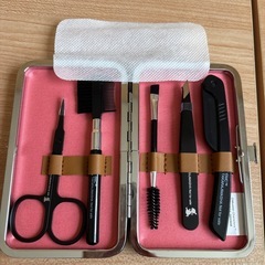 ムーミン眉毛グルーミングセットの画像