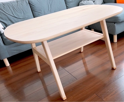 IKEAのダイニングテーブルになります。なります。