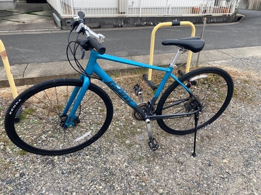 お薦め品‼️GIANTクロスバイク自転車 変速24段 ディスクブレーキ