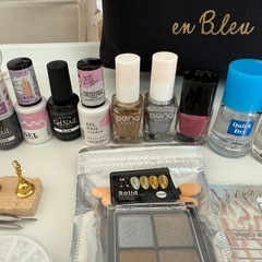 マニキュアとジェルネイルセットの画像
