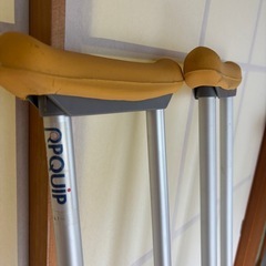 松葉杖　中古　高さ調節可能の画像