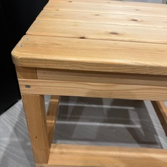 木製イスの画像