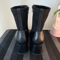 おしゃれブーツ　ミディアム　黒　スエード　合皮　黒　レディースの画像