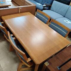 【愛品倶楽部柏店】maruni マルニ木工 ダイニング5点セット 肘付回転チェア 友坐の画像