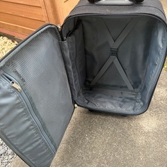 キャリーケース黒　使用感有りの画像