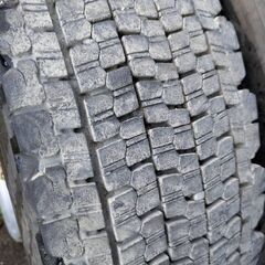 中型増トン車用6穴ホイール＆スタッドレス　6本セットの画像