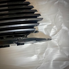 Honda ヴェゼル6AA ーRV6　純正フロントグリルの画像