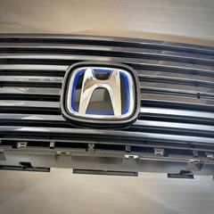 Honda ヴェゼル6AA ーRV6　純正フロントグリルの画像
