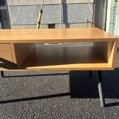 テレビ台？机？どちらでも使用可能なテーブルの画像