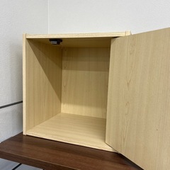 キューブボックス　扉付きの画像