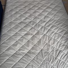 三つ折りマットレス（ダブル相当）＋ 羊毛敷布団 HIYORI ダブル 140×210 ＋ 枕4個付き セットお譲りします（修学院駅徒歩2分）の画像
