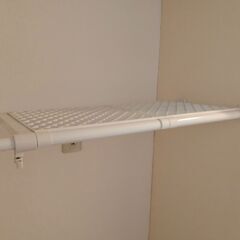 つっぱり棒・棚３点セットの画像