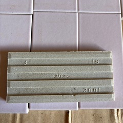 タイル　薄いピンクの画像