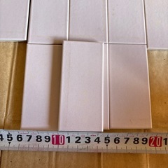 タイル　薄いピンクの画像