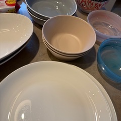 無料　食器類の画像