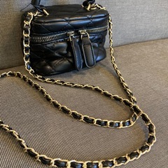 ブラック ミニ　キルティング　ショルダー　バッグ　黒　チェーンの画像